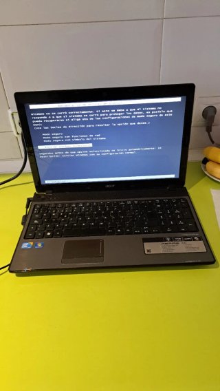 Acer Aspire 5741 Portátil