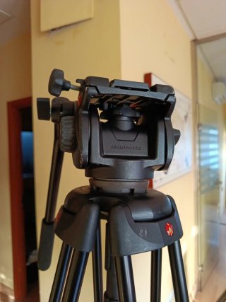 Trípode Manfrotto profesional + rótula vídeo 501HD