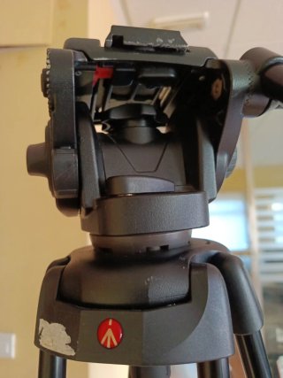 Trípode Manfrotto profesional + rótula vídeo 501HD