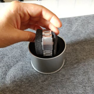 Reloj Casio dial verde claro y correa plateada