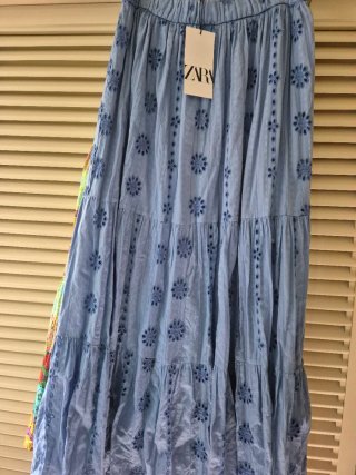 Falda Zara azul sin estrenar