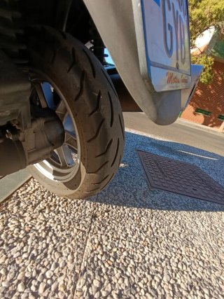 Suzuki Burgman 200 blanca Maxi-Scooter