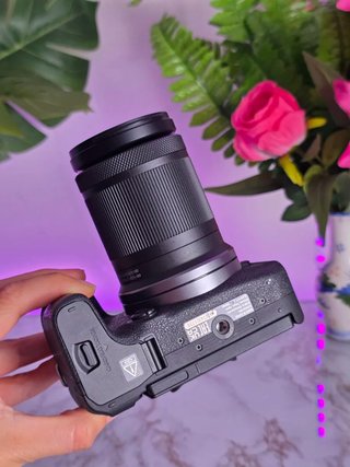 Canon R10 + Objetivo 18-150mm