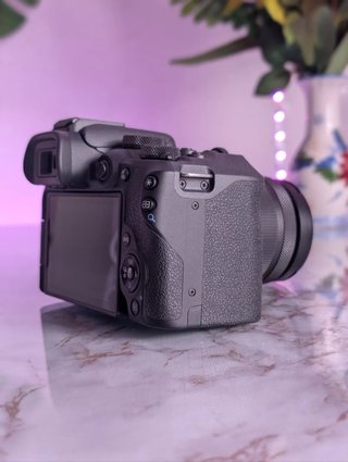 Canon R10 + Objetivo 18-150mm