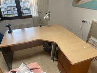 Mesa de escritorio en forma de L (Madera)