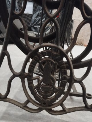 Máquina de coser Singer antigua