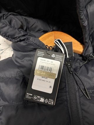 Chaqueta Under Armour Negra con Capucha