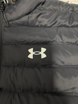 Chaqueta Under Armour Negra con Capucha