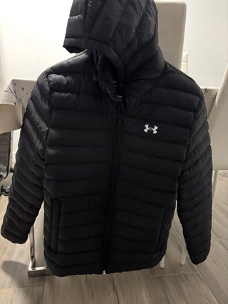 Chaqueta Under Armour Negra con Capucha
