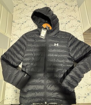 Chaqueta Under Armour Negra con Capucha
