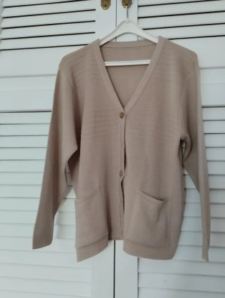 Chaqueta de lana beige para mujer
