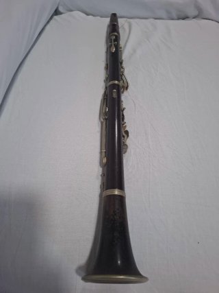 Clarinete antiguo de madera