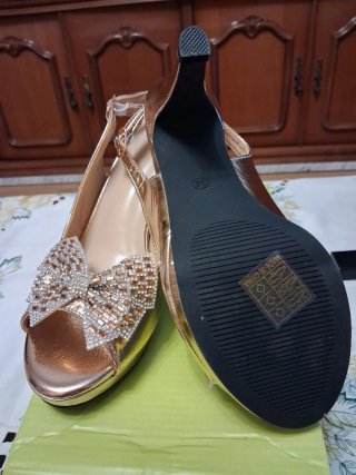 Zapatos de fiesta dorados talla 35