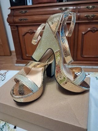 Zapatos dorados tacón fiesta T-37