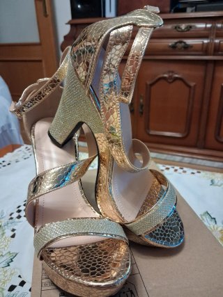 Zapatos dorados tacón fiesta T-37