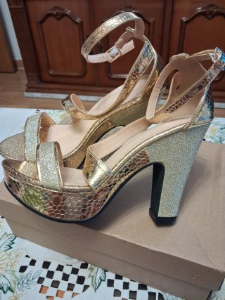 Zapatos dorados tacón fiesta T-37