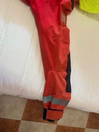 Traje Seco Typhoon Rojo y Negro