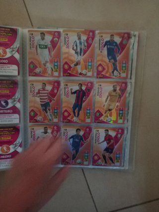 Álbum LaLiga 2021-22 casi completo