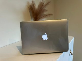 MacBook Pro 13 2015 i7 16GB RAM 256GB SSD