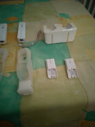 Nintendo Wii Motion Plus con mandos y cargadores