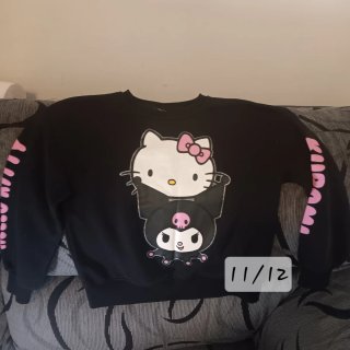 Sudaderas. 10 euros cada una. Talla en las fotos.