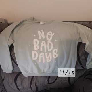 Sudaderas. 10 euros cada una. Talla en las fotos.