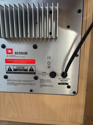 Subwoofer JBL Madera y Plata