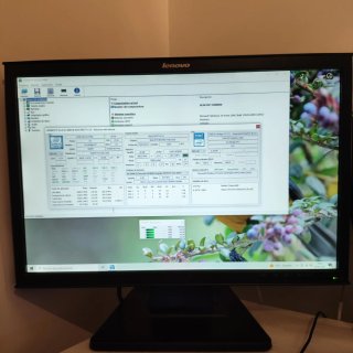 Ordenador sobremesa (Torre con pantalla)