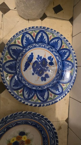 Piatti in ceramica decorati