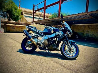 Aprilia Tuono 1000cc Negra/Azul