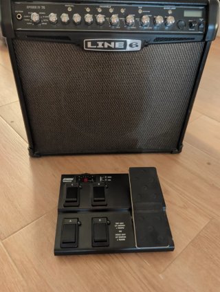 Line 6 SPIDER IV 75 Amplificador con pedalera