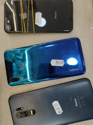 Lote di cellulari Huawei per pezzi