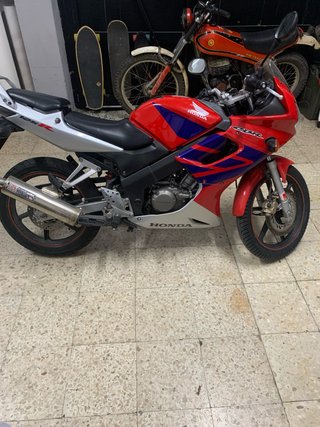 Honda CBR 125R 2005 Roja y Plata