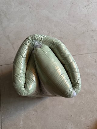 Letto per cani grigio arrotolabile
