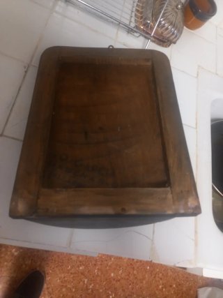 Virgen antigua sobre madera