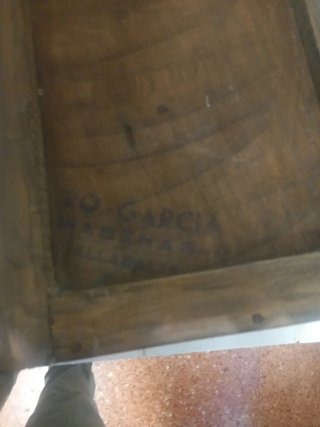 Virgen antigua sobre madera