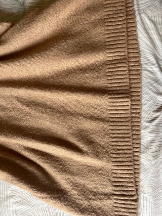 Jersey Zara Beige con Escote V