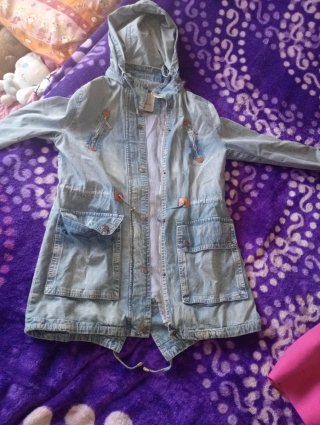 Chaqueta vaquera con capucha