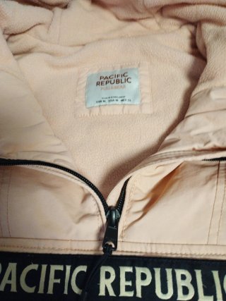 Chaqueta anorak canguro Pacific Republic rosa