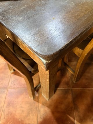 Mesa de madera maciza con 8 sillas
