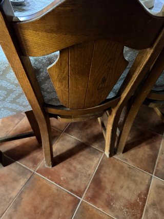Mesa de madera maciza con 8 sillas