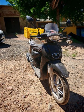 Aprilia Scarabeo 50 Negra