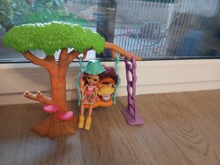 Enchantimals Columpio Árbol Muñeca y Animal