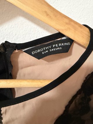 Mono elegante con encaje