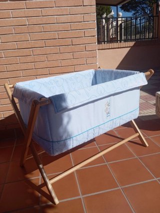 Minicuna madera tijera vestidura y colchón
