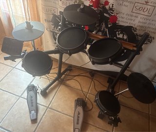 Batería Electrónica Alesis