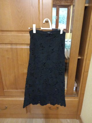 Falda midi crochet negra