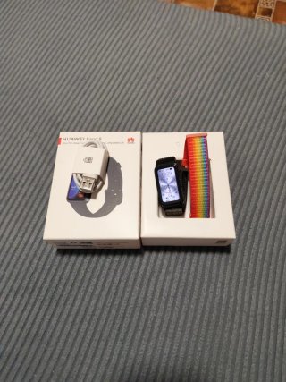 Huawei Band 8 Smartwatch + Correa Arcoíris