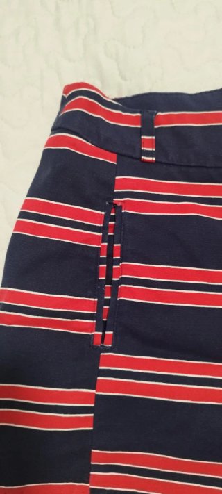 Pantalón corto mujer rayas azul y rojo