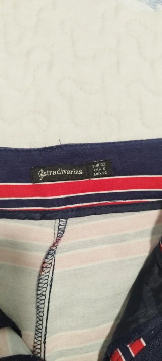 Pantalón corto mujer rayas azul y rojo